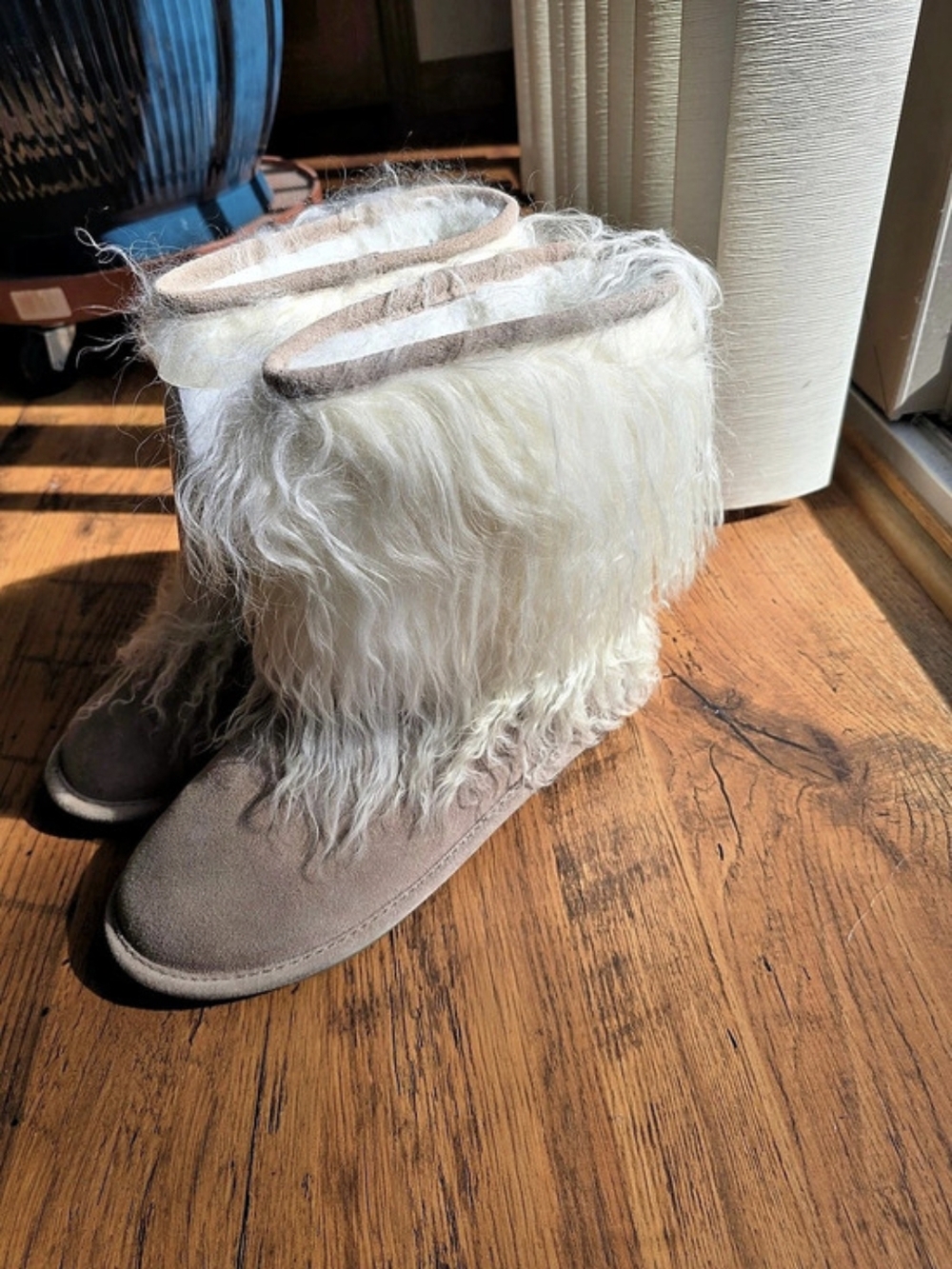 JCPenney Sagitta Faux Fur Boots in White & Brown US 9 Like New
